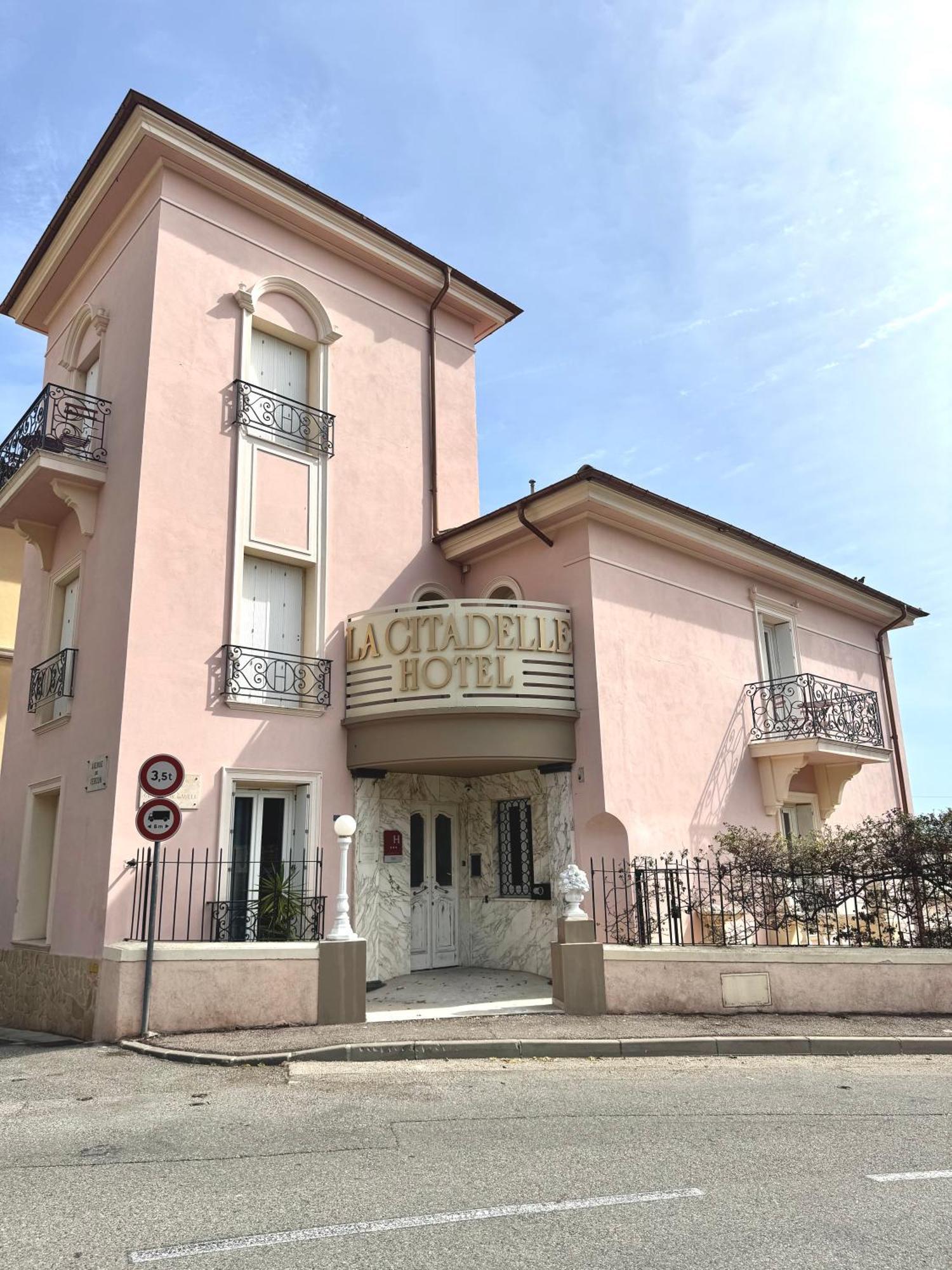 Hotel La Citadelle Вилафранк-сюр-Мер Екстериор снимка